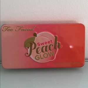 Too Faced Sweet Peach Glow Palette